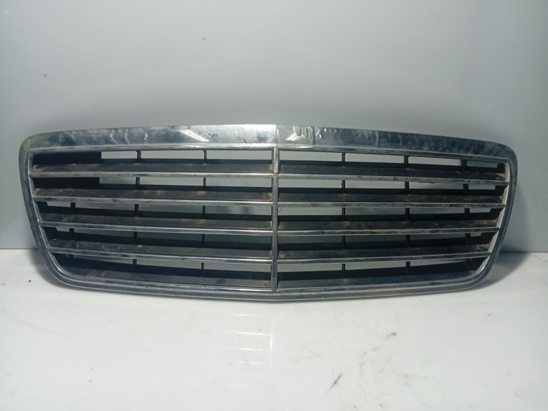 Recambio de moldura para mercedes-benz clase e (w210) berlina diesel referencia OEM IAM 2108800683  