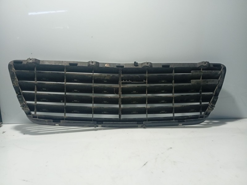 Recambio de moldura para mercedes-benz clase e (w210) berlina diesel referencia OEM IAM 2108800683  