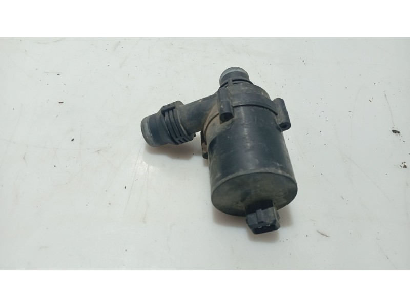 Recambio de bomba agua para bmw x5 (e53) 3.0 d referencia OEM IAM   