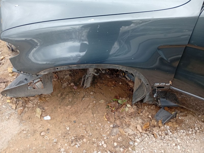 Recambio de aleta delantera izquierda para bmw x5 (e53) 3.0 d referencia OEM IAM 41357000385  