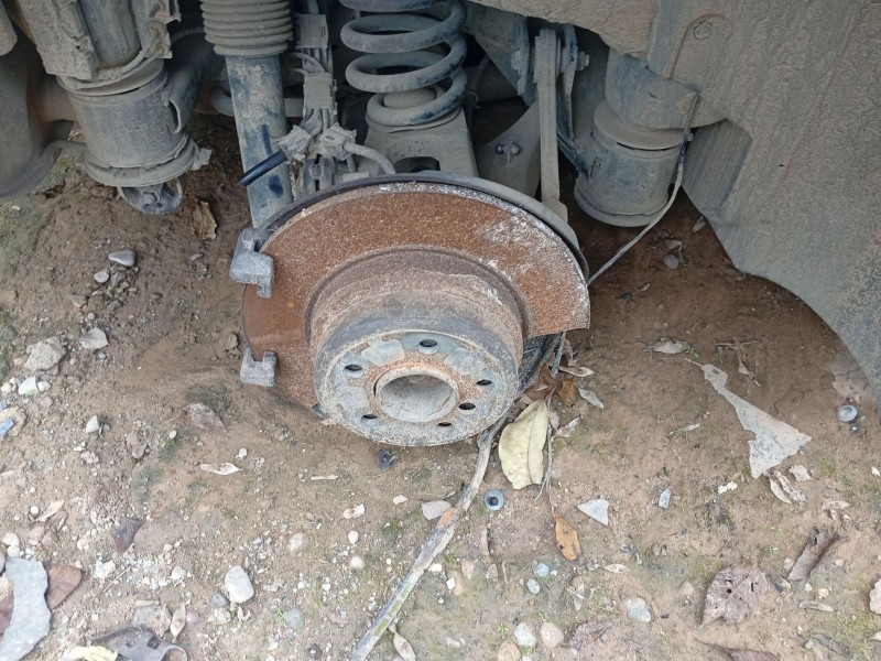 Recambio de mangueta trasera derecha para bmw x5 (e53) 3.0 d referencia OEM IAM 33321095240  