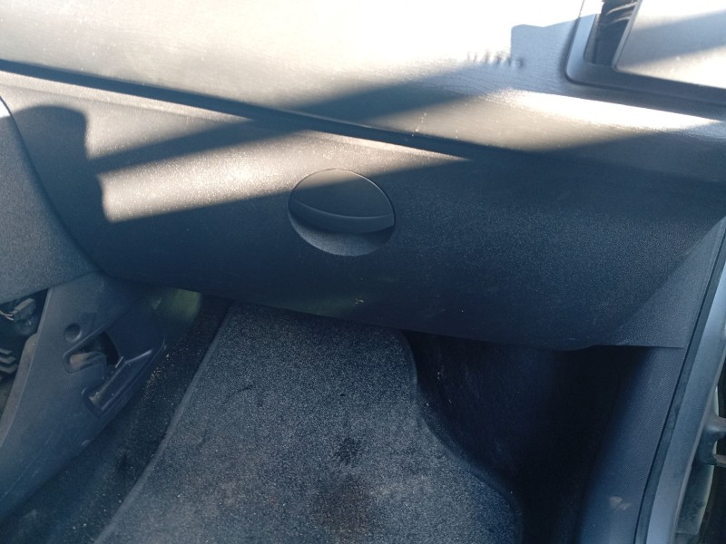 Recambio de guantera para citroën c4 i (lc_) 1.6 hdi referencia OEM IAM 8218N1  