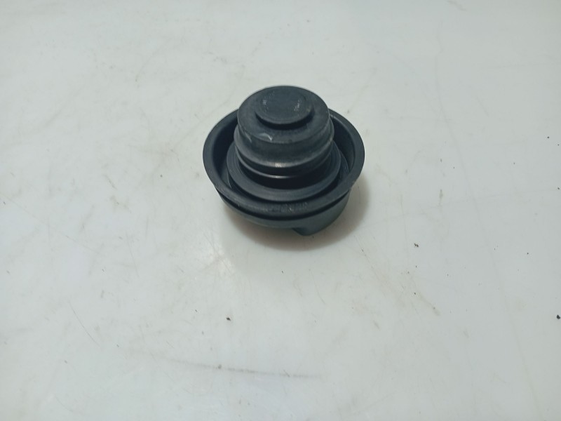 Recambio de tapon combustible para opel astra h (a04) 1.6 (l48) referencia OEM IAM 315242409  