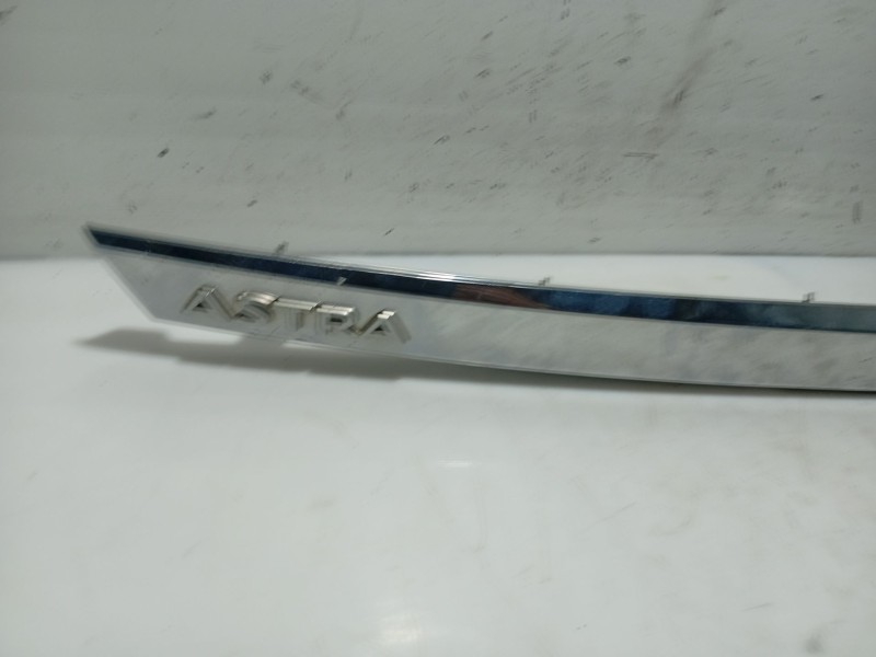 Recambio de moldura para opel astra h (a04) 1.6 (l48) referencia OEM IAM   