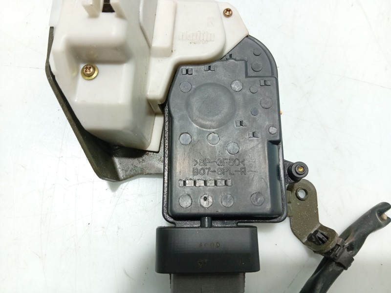 Recambio de cerradura puerta delantera derecha para suzuki ignis rm (mh) referencia OEM IAM 8230186G10  