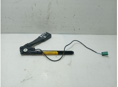 Recambio de anclaje cinturon delantero izquierdo para opel astra h gtc (a04) 1.4 (l08) referencia OEM IAM   