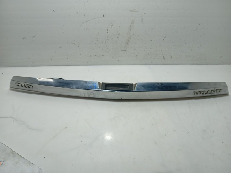 Recambio de moldura para opel astra h gtc (a04) 1.4 (l08) referencia OEM IAM   