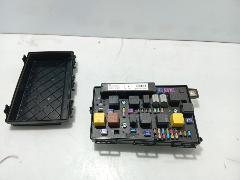Recambio de caja reles / fusibles para opel astra h (a04) 1.6 (l48) referencia OEM IAM   
