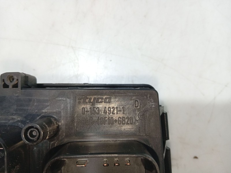 Recambio de caja reles / fusibles para opel astra h (a04) 1.6 (l48) referencia OEM IAM   