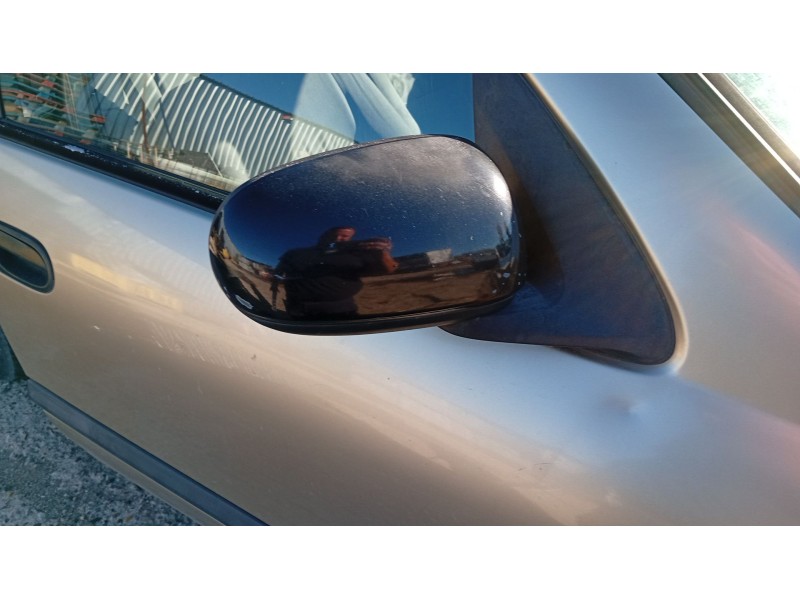 nissan almera ii hatchback (n16) del año 2003