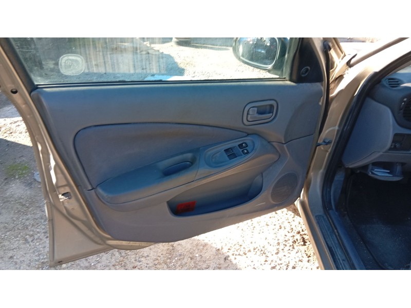 nissan almera ii hatchback (n16) del año 2003