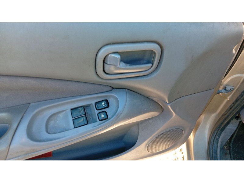 nissan almera ii hatchback (n16) del año 2003