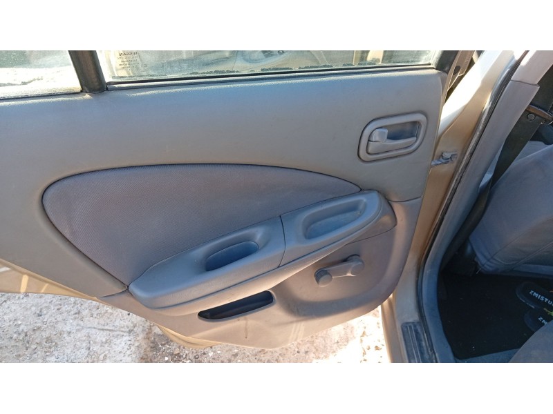 nissan almera ii hatchback (n16) del año 2003