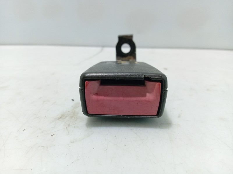 Recambio de anclaje cinturon trasero izquierdo para opel astra h (a04) 1.6 (l48) referencia OEM IAM   