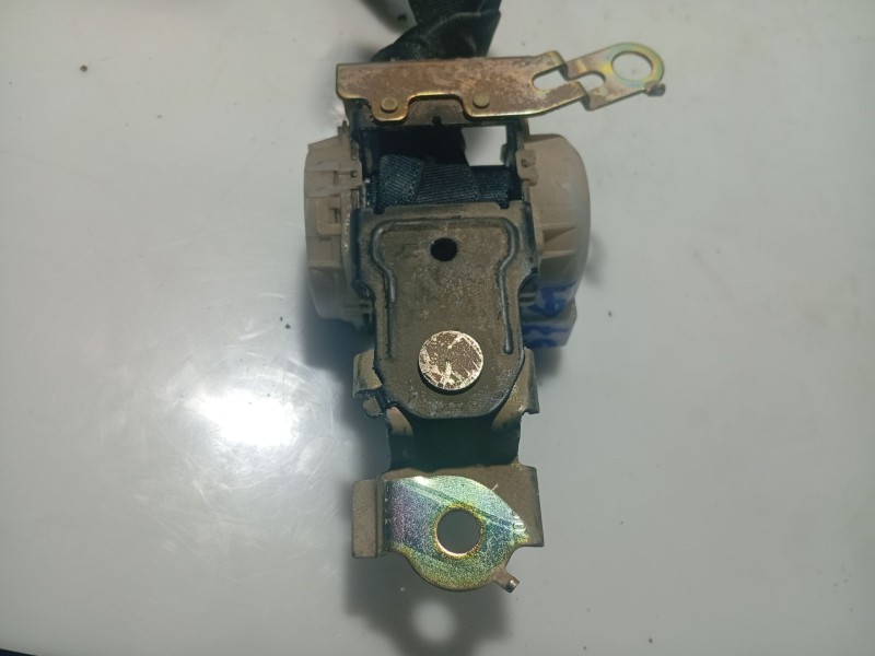 Recambio de cinturon seguridad trasero central para toyota corolla verso (zer_, zze12_, r1_) 2.0 d-4d (cur10_) referencia OEM IA
