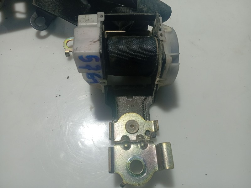 Recambio de cinturon seguridad trasero central para toyota corolla verso (zer_, zze12_, r1_) 2.0 d-4d (cur10_) referencia OEM IA