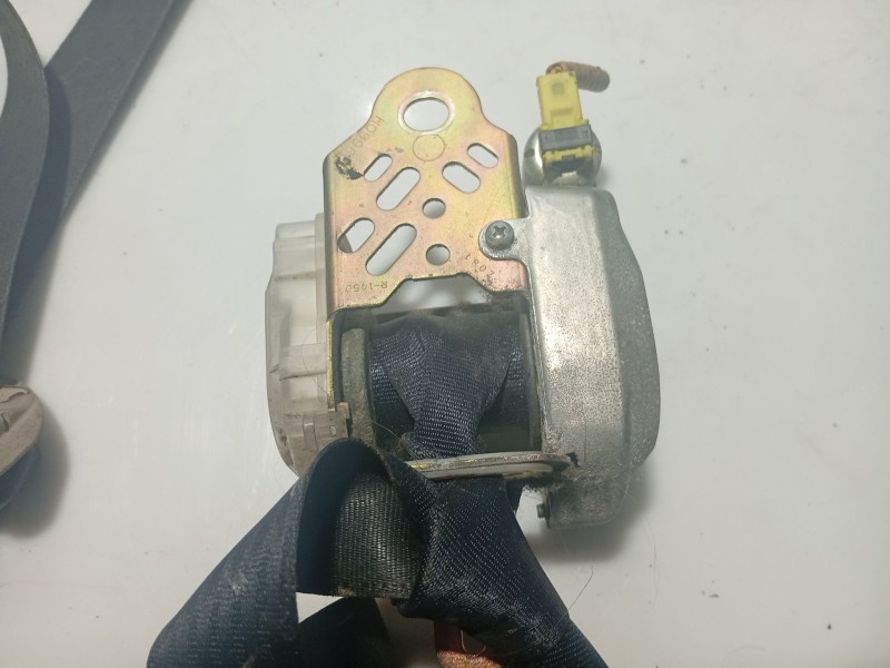 Recambio de cinturon seguridad delantero derecho para toyota corolla verso (zer_, zze12_, r1_) 2.0 d-4d (cur10_) referencia OEM 