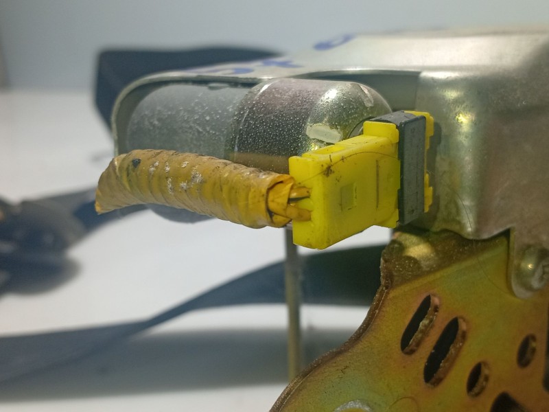 Recambio de cinturon seguridad delantero derecho para toyota corolla verso (zer_, zze12_, r1_) 2.0 d-4d (cur10_) referencia OEM 