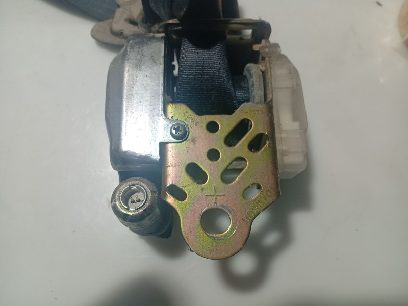 Recambio de cinturon seguridad delantero izquierdo para toyota corolla verso (zer_, zze12_, r1_) 2.0 d-4d (cur10_) referencia OE