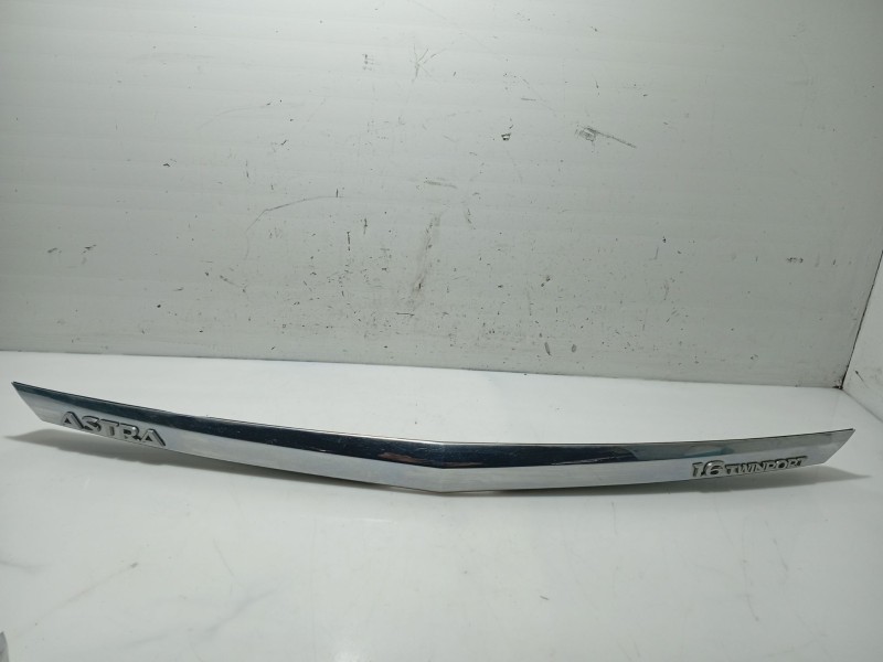 Recambio de moldura para opel astra h (a04) 1.6 (l48) referencia OEM IAM   