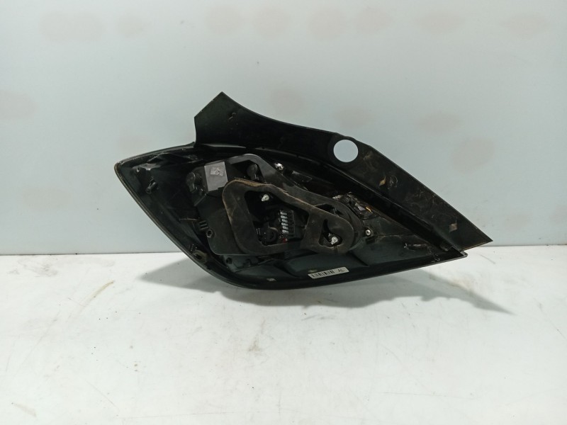 Recambio de piloto trasero derecho para opel astra h (a04) 1.6 (l48) referencia OEM IAM 93190305  