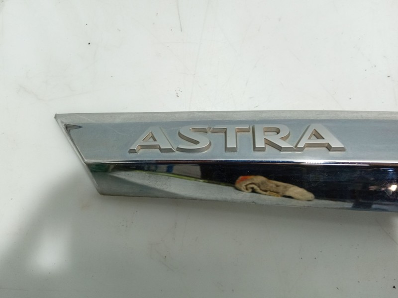 Recambio de moldura para opel astra h (a04) 1.6 (l48) referencia OEM IAM   