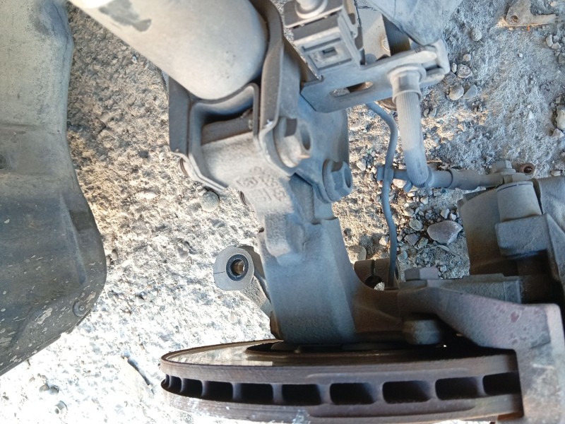 Recambio de mangueta delantera derecha para opel astra h (a04) 1.6 (l48) referencia OEM IAM 13156042  