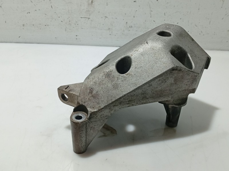 Recambio de soporte para skoda fabia ii (542) 1.4 tdi referencia OEM IAM   