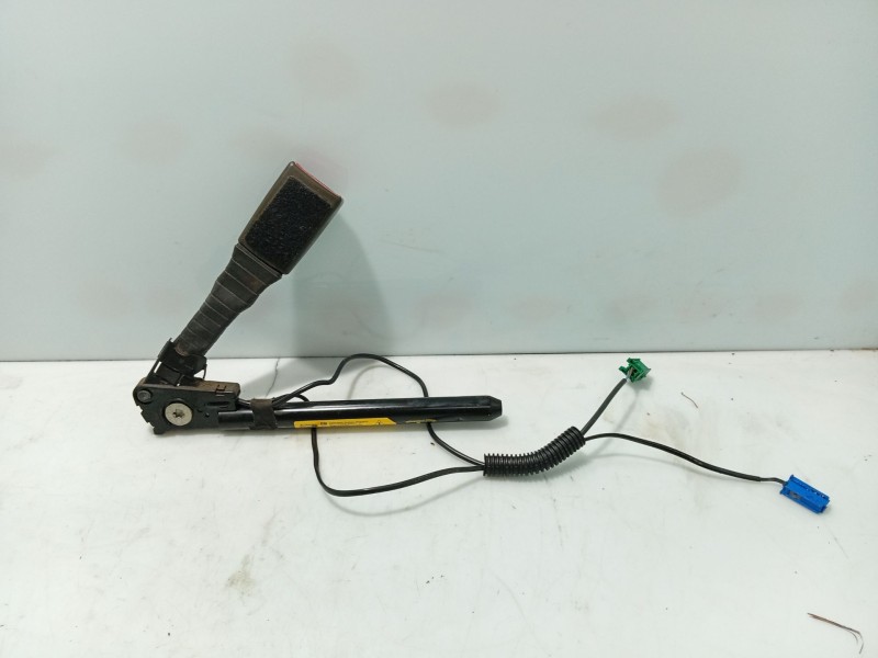 Recambio de anclaje cinturon delantero izquierdo para opel astra h (a04) 1.6 (l48) referencia OEM IAM   