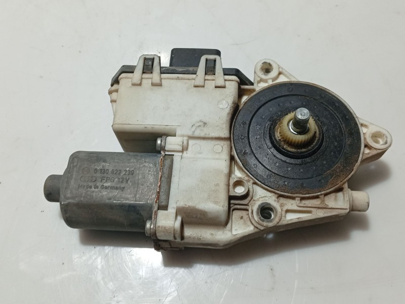 Recambio de motor elevalunas delantero derecho para citroën c4 berlina referencia OEM IAM 9657133580  0130822239