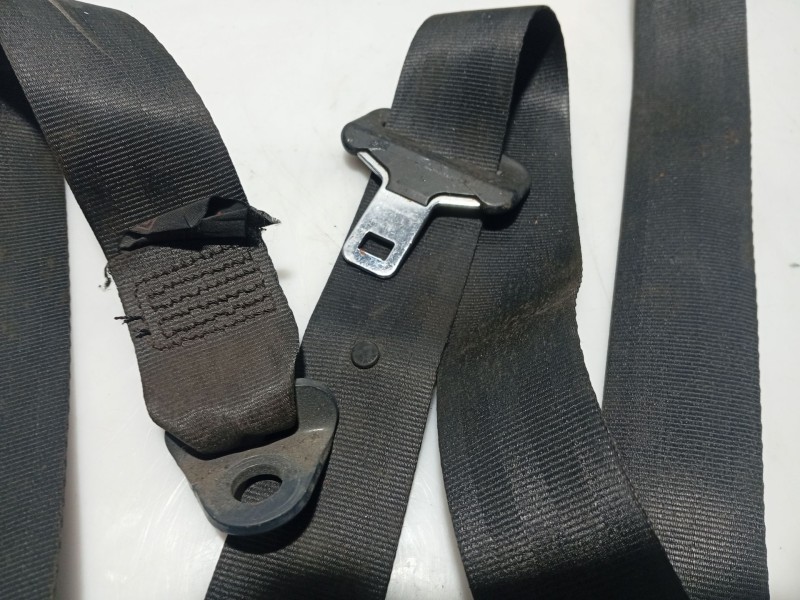 Recambio de cinturon seguridad trasero central para citroën c4 berlina referencia OEM IAM 8974LF  