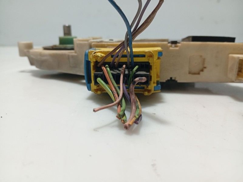 Recambio de motor elevalunas delantero izquierdo para citroën c4 berlina referencia OEM IAM 996385102  FC32D165