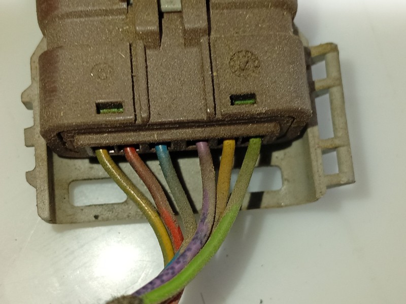 Recambio de cerradura puerta trasera derecha para citroën c4 berlina referencia OEM IAM 9138T6  