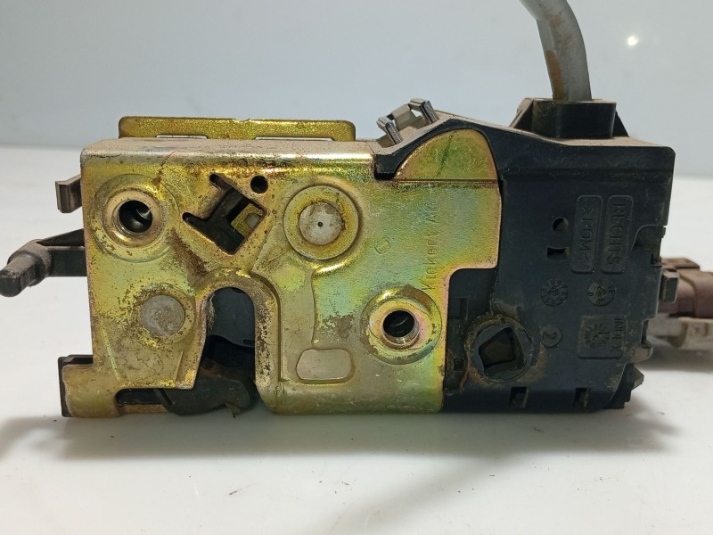 Recambio de cerradura puerta trasera derecha para citroën c4 berlina referencia OEM IAM 9138T6  