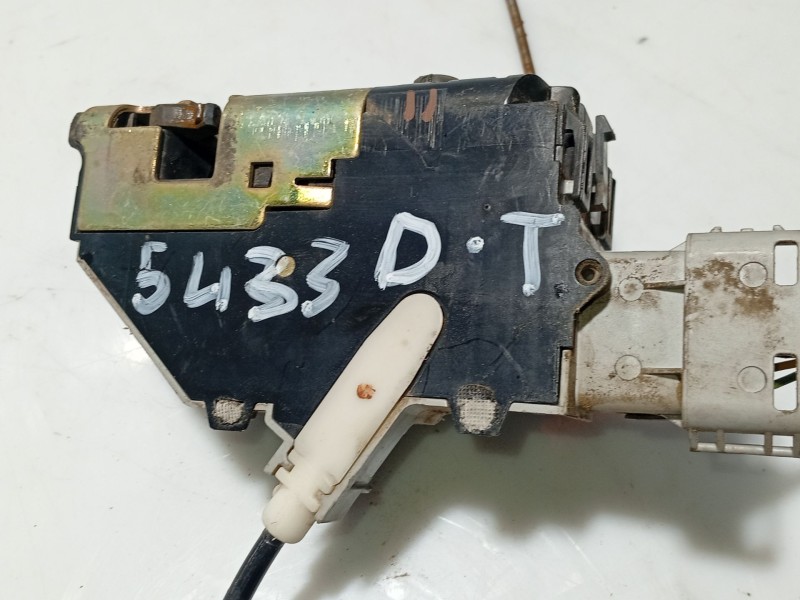 Recambio de cerradura puerta trasera derecha para citroën c4 berlina referencia OEM IAM 9138T6  