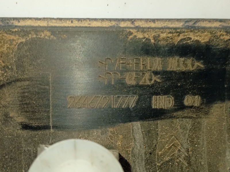 Recambio de moldura para citroën c4 berlina referencia OEM IAM 9646791777  