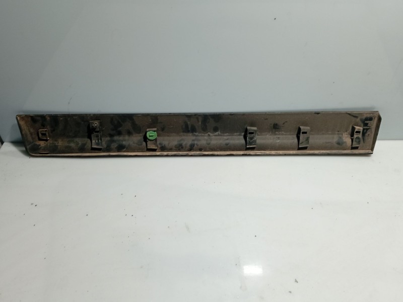 Recambio de moldura para citroën c4 berlina referencia OEM IAM 9646793477  