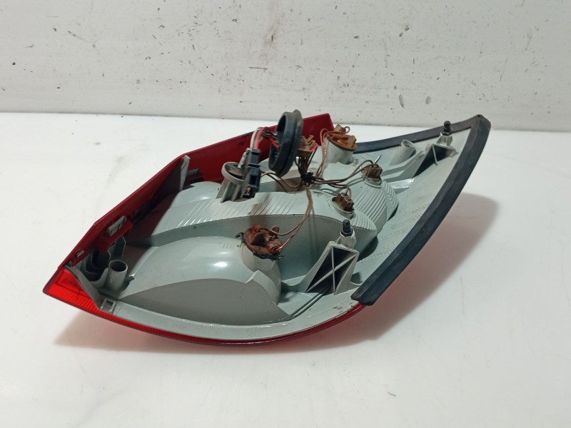 Recambio de piloto trasero izquierdo para skoda fabia ii (542) 1.4 tdi referencia OEM IAM 5J6945111  