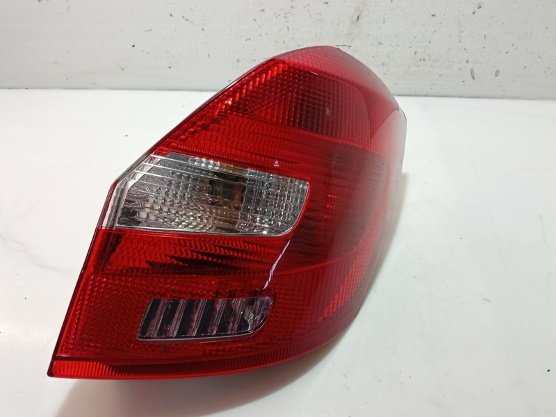 Recambio de piloto trasero derecho para skoda fabia ii (542) 1.4 tdi referencia OEM IAM 5J6945112  