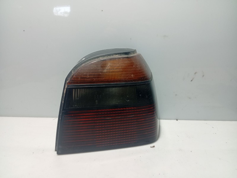 Recambio de piloto trasero derecho para volkswagen golf iii berlina (1h1) referencia OEM IAM 1E0945096A  