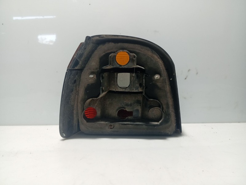 Recambio de piloto trasero derecho para volkswagen golf iii berlina (1h1) referencia OEM IAM 1E0945096A  