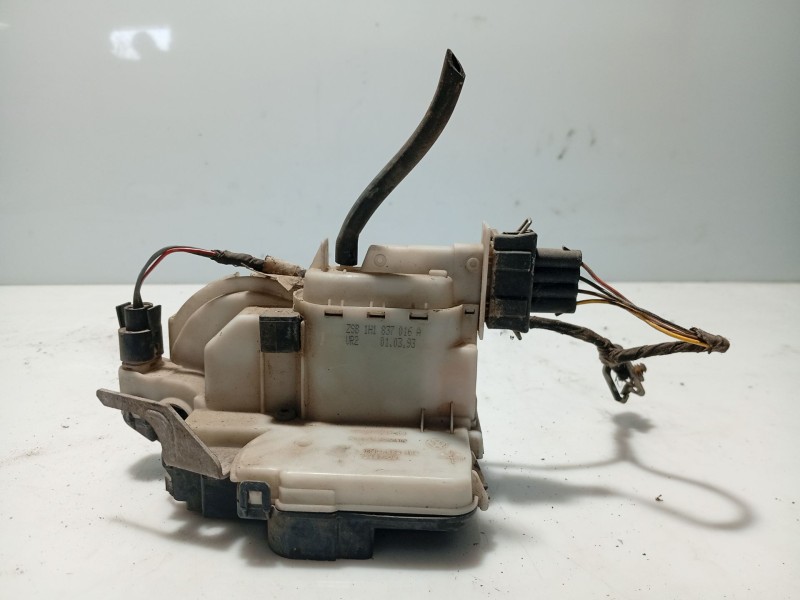 Recambio de cerradura puerta delantera derecha para volkswagen golf iii berlina (1h1) referencia OEM IAM 1H0862154  