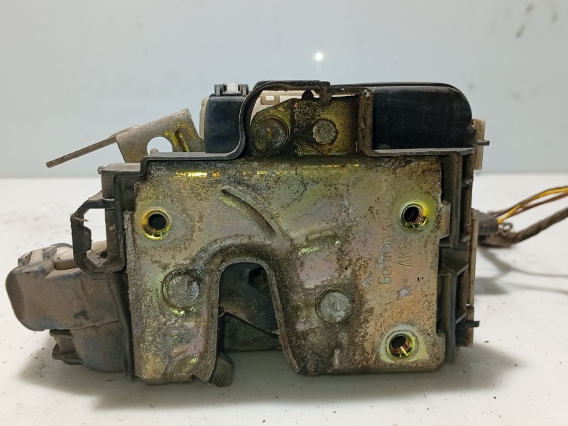 Recambio de cerradura puerta delantera derecha para volkswagen golf iii berlina (1h1) referencia OEM IAM 1H0862154  