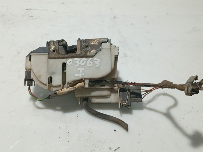 Recambio de cerradura puerta delantera derecha para volkswagen golf iii berlina (1h1) referencia OEM IAM 1H0862154  