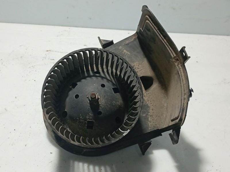 Recambio de ventilador calefaccion para volkswagen golf iii berlina (1h1) referencia OEM IAM 1H1820021 1H1819021 833658