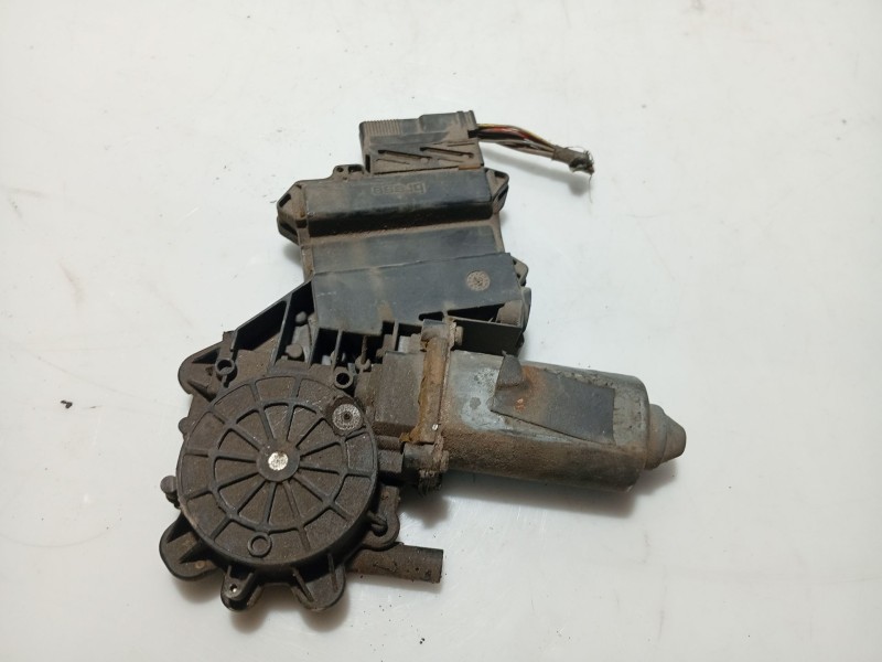 Recambio de motor elevalunas delantero izquierdo para volkswagen golf iii berlina (1h1) referencia OEM IAM 9776101430202  