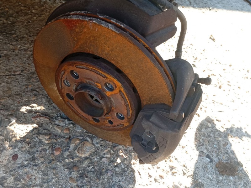 Recambio de mangueta delantera derecha para skoda fabia ii (542) 1.4 tdi referencia OEM IAM 6Q0407256AC  