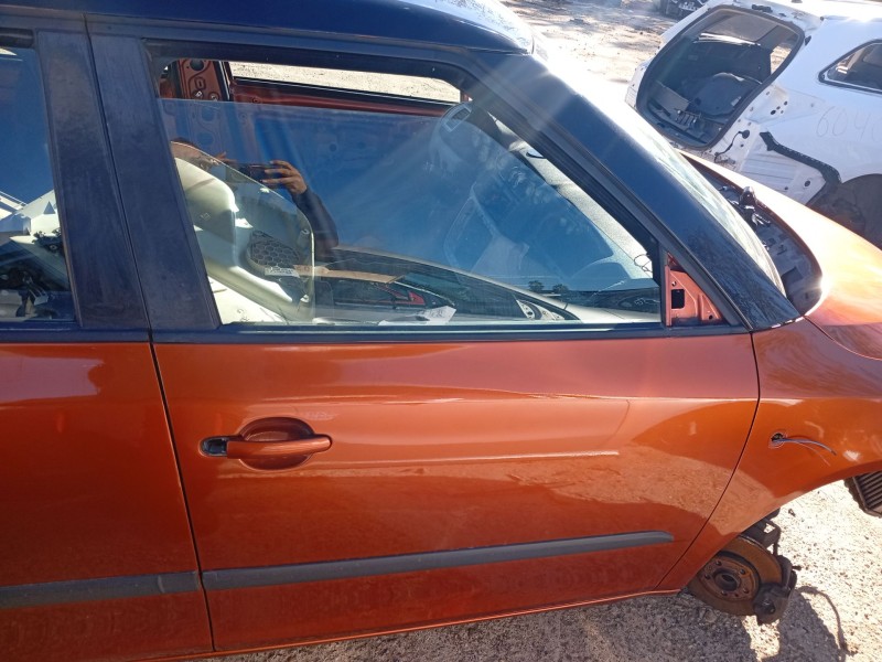 Recambio de puerta delantera derecha para skoda fabia ii (542) 1.4 tdi referencia OEM IAM 5J6831056  