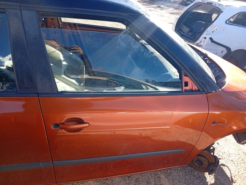 Recambio de puerta delantera derecha para skoda fabia ii (542) 1.4 tdi referencia OEM IAM 5J6831056  