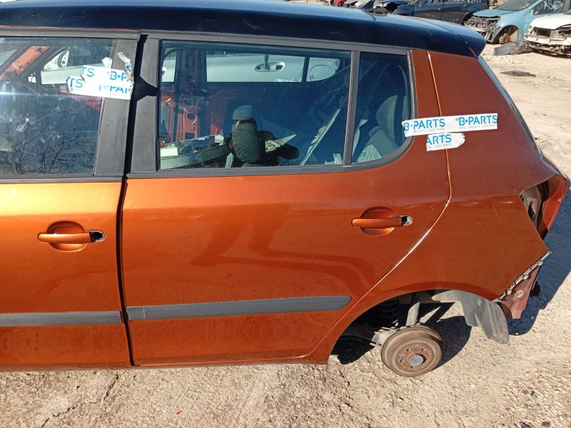 Recambio de puerta trasera izquierda para skoda fabia ii (542) 1.4 tdi referencia OEM IAM 5J6833055  